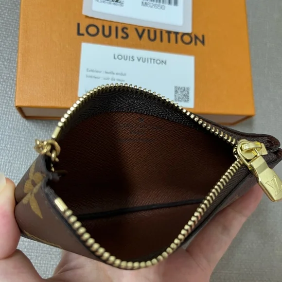 Louis Vuitton Key Pouch - Picture 8 of 10